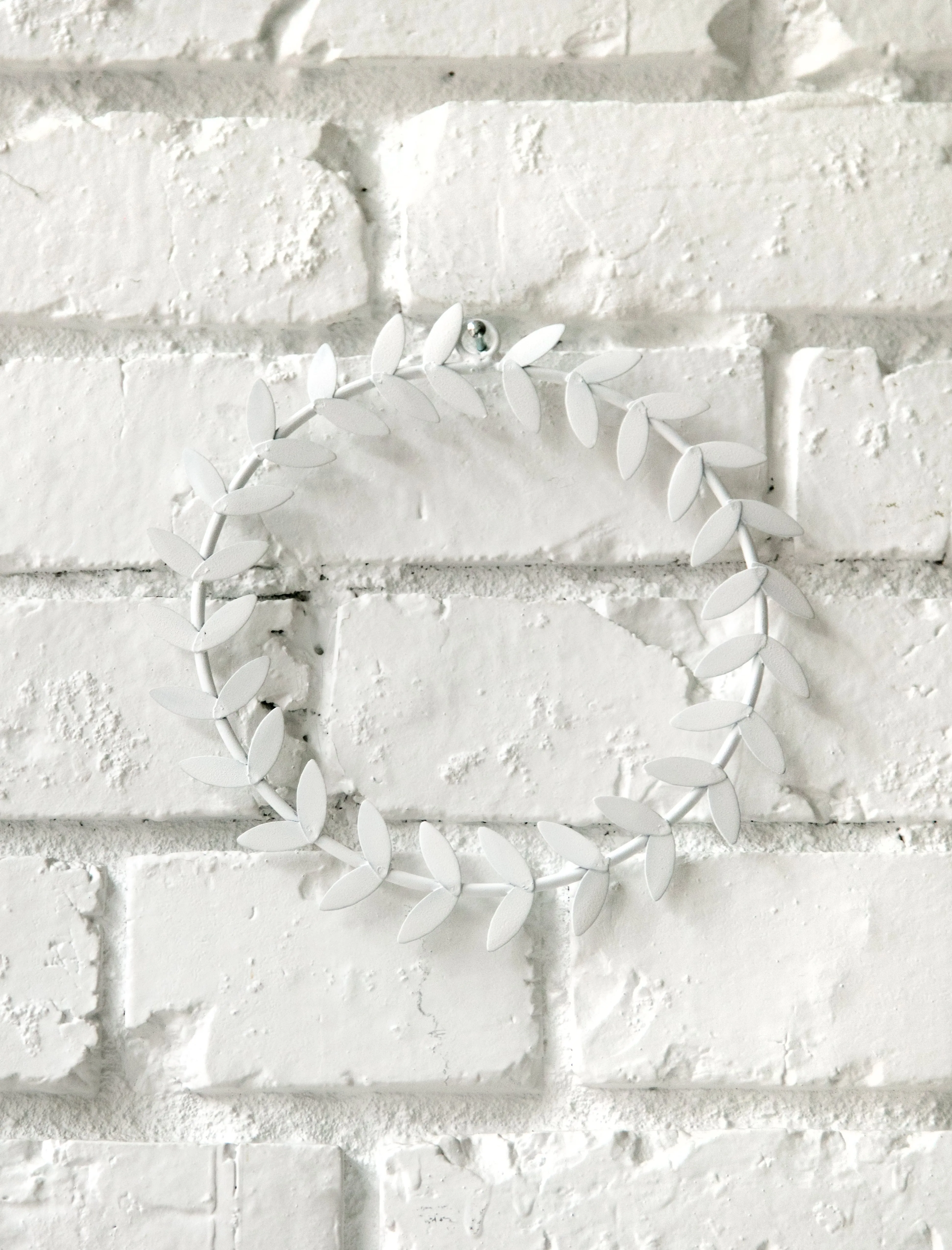 White Olive Wreath (L)
