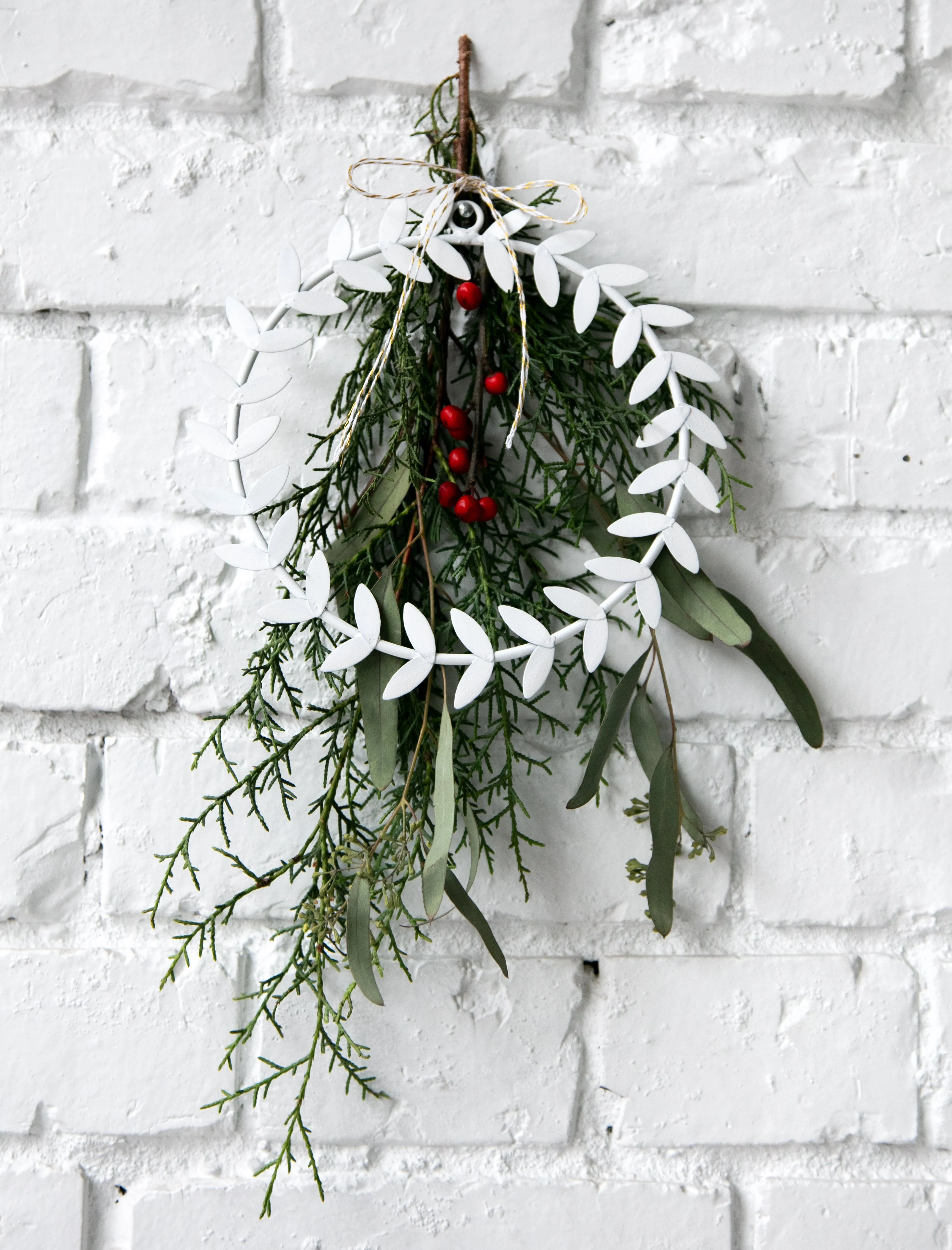 White Olive Wreath (L)