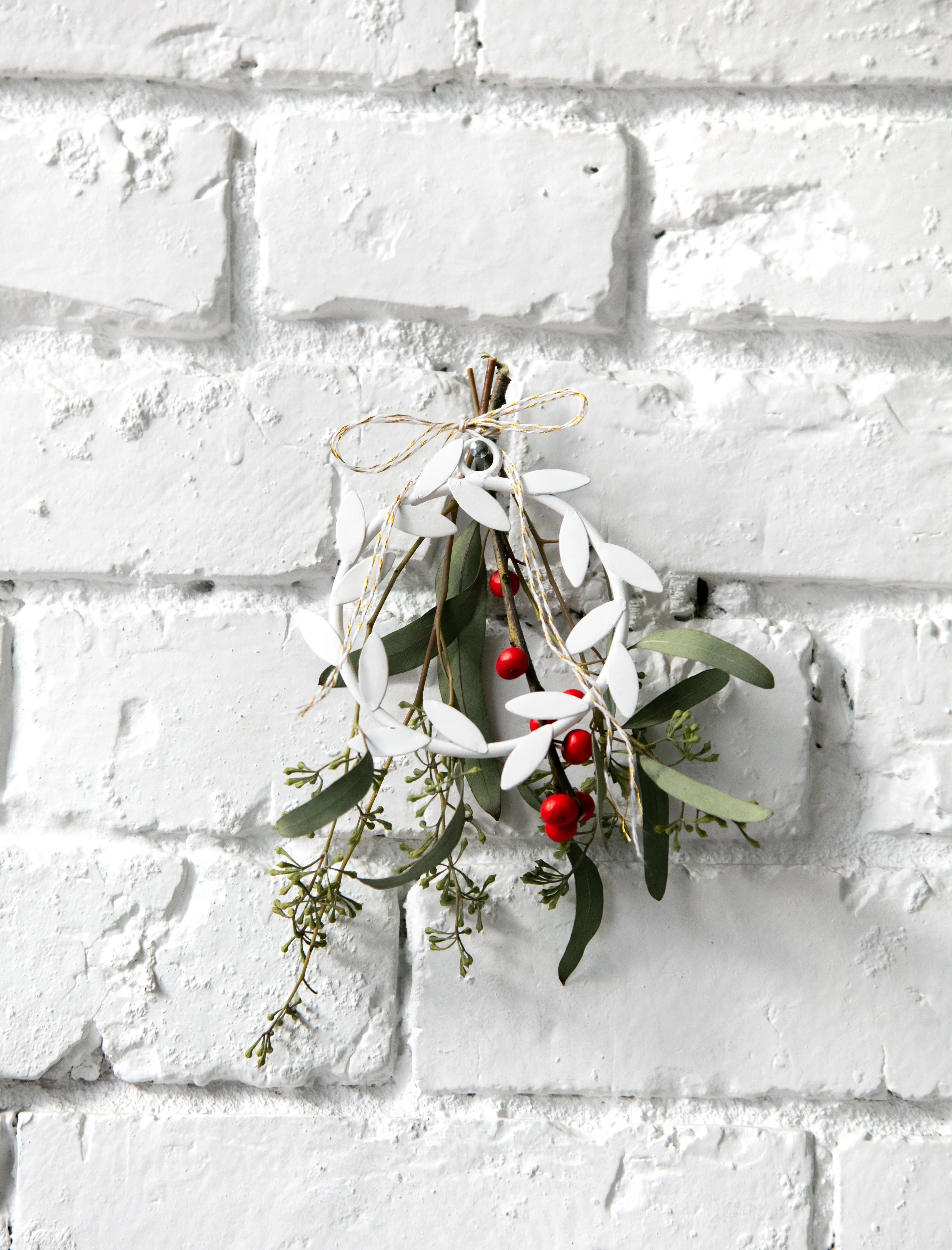 White Olive Wreath (S)