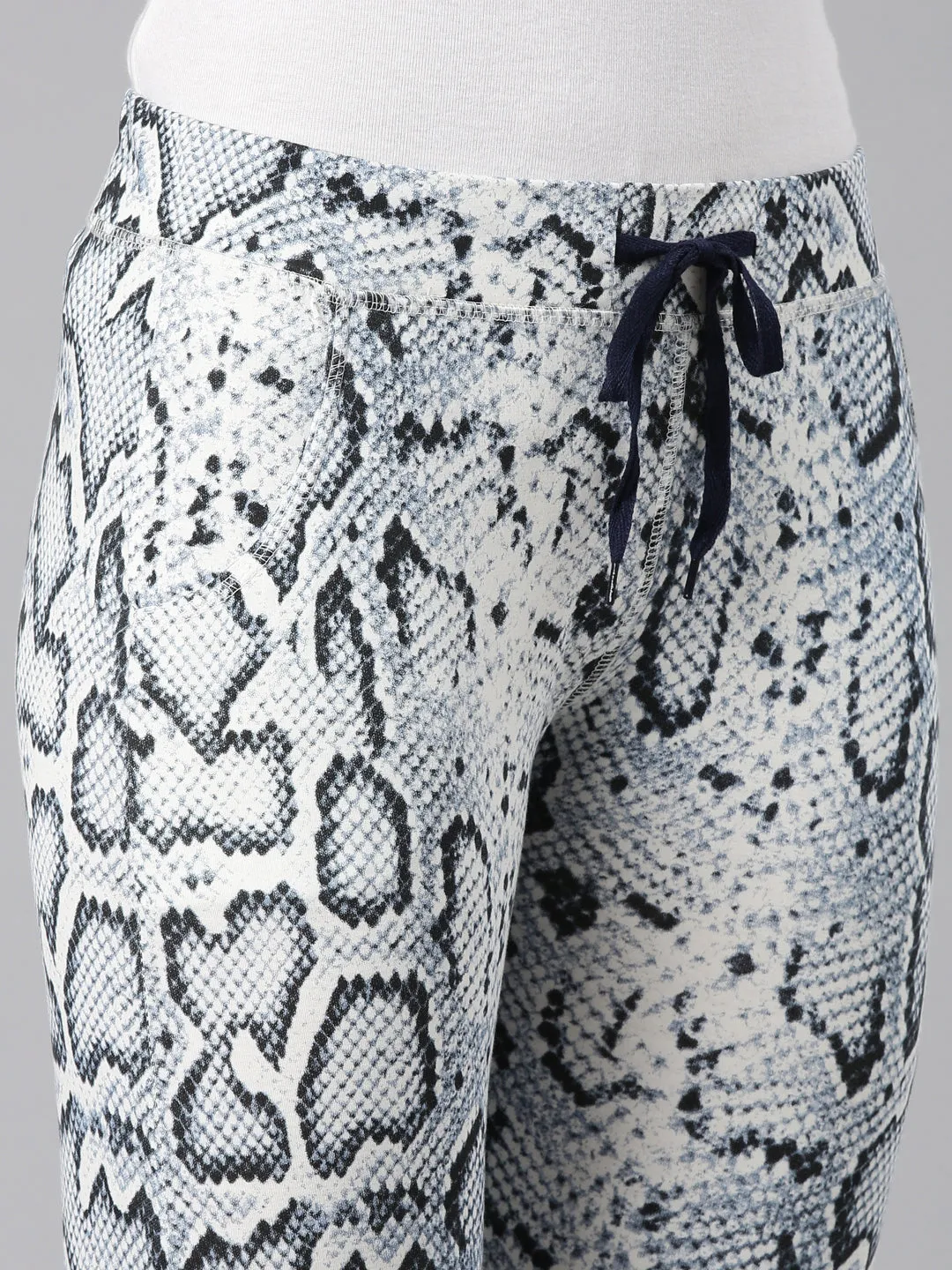 Women Blue Animal Textured Stretchable Mid Rise Slim-Fit Track Pant