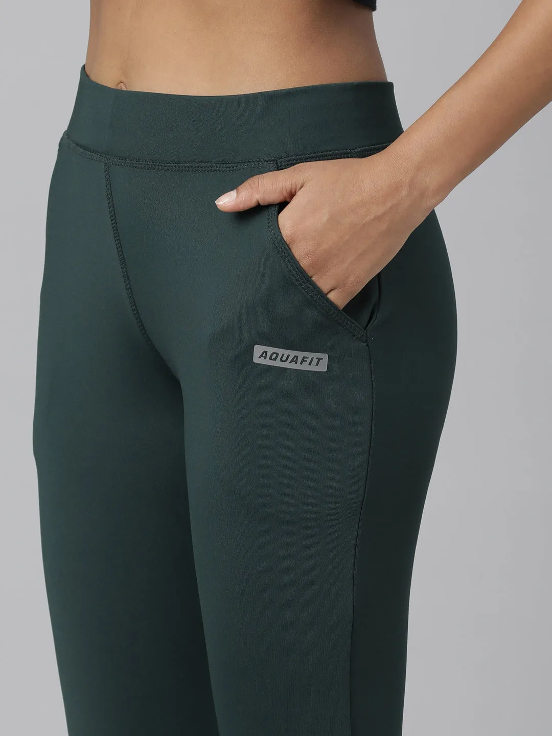 Women Green Slim-Fit Ankle-Length Gym Track pant