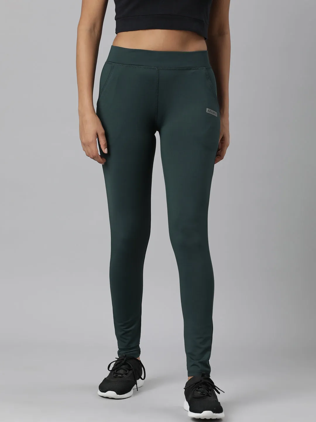 Women Green Slim-Fit Ankle-Length Gym Track pant